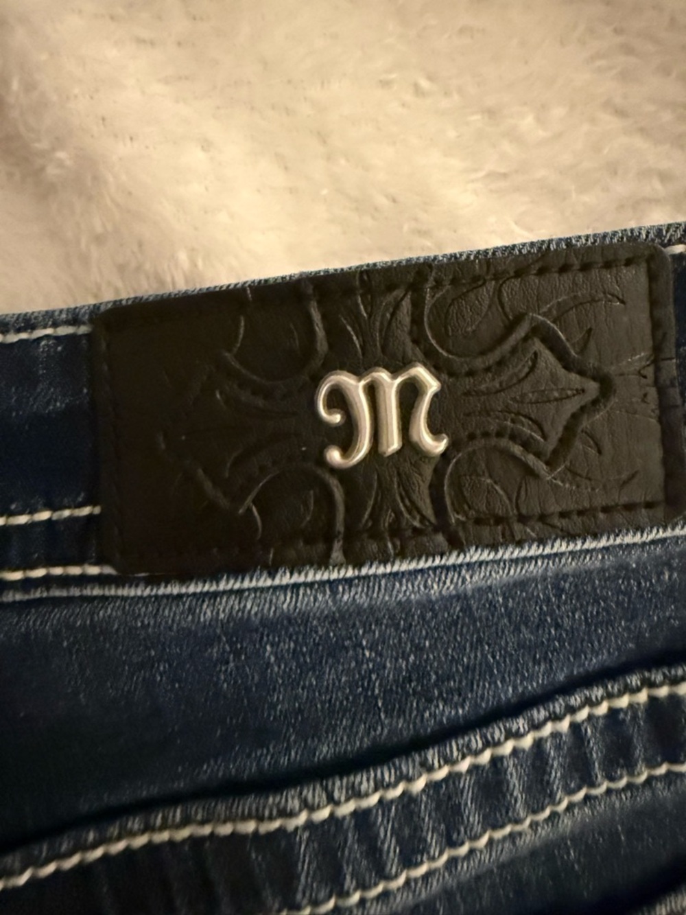 NWT Miss Me women’s Jeans Dk Blue 30x34 Mid Rise Bootcut Fleur-De-Lis Slim Fit - Picture 4 of 11